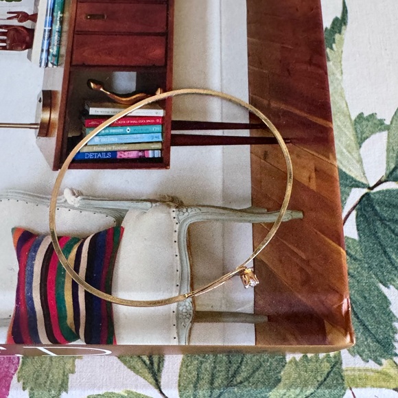 Vintage Avon Delicate Gold Teardrop Bangle with Clear Stone - Picture 3 of 4